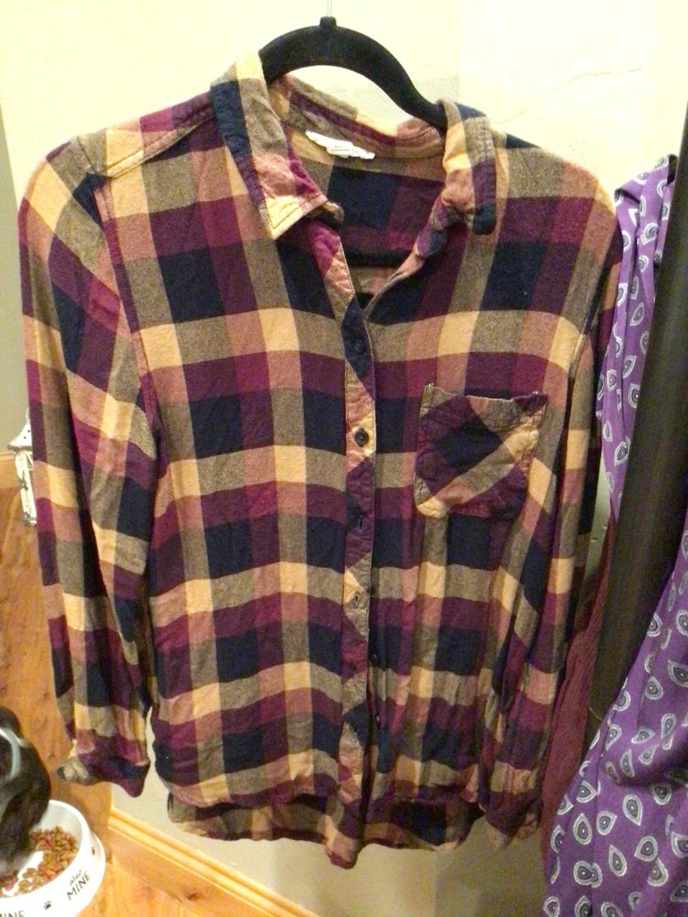 Beach lunch lounge button down